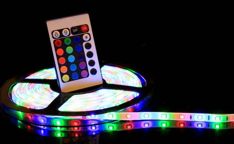 Banda LED RGB cu telecomanda