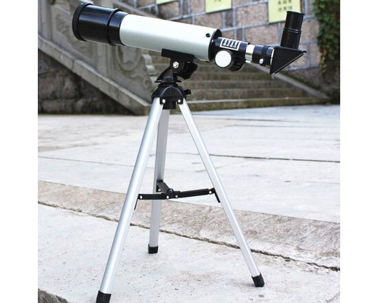 Telescop refractor